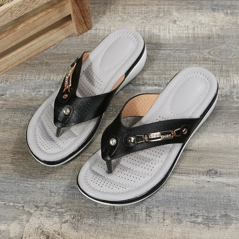 Women 2024 Summer Wedges Clip Toe Sandals Outdoor Slippers Casual Ladies Beach Shoes Metal Button Flip Flops Slides Footwear