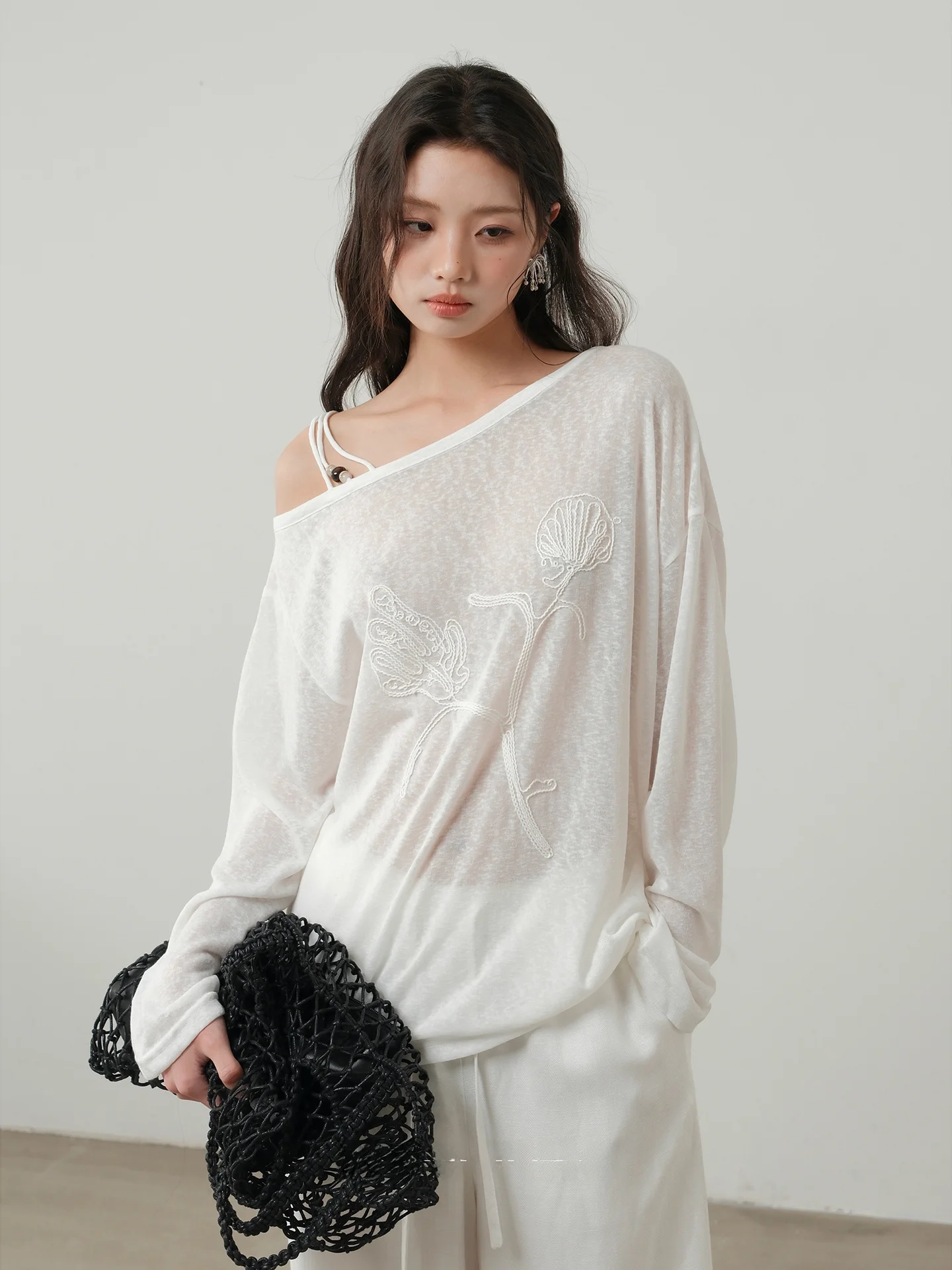 

Повседневная свободная футболка MUCCHIC с длинным рукавом, вышивкой в виде цветов, из льняной смеси, с асимметричным дизайном плеча, удобная весенняя одежда