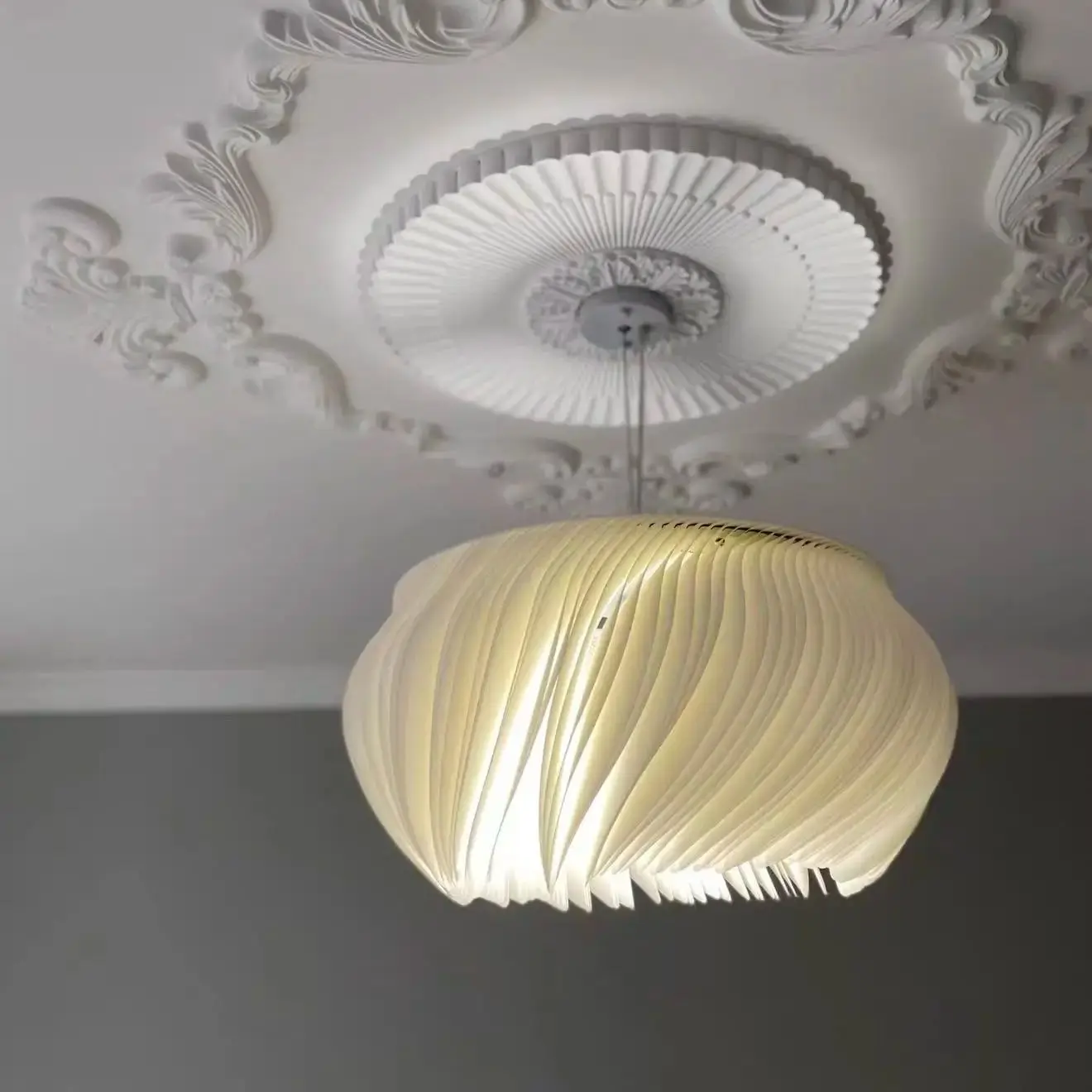 

Современный скандинавский креативный белый акриловый подвесной светильник для гостиной, столовой, спальни, чердака, домашнего декора, осветительный прибор