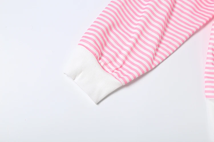 Weird Puss Stripe Patchwork 2-teiliges Set für Damen, T-Shirt mit Rundhalsausschnitt und langen Ärmeln + Mini-Shorts, lässiger, schlichter und bequemer Alltagslook – Detail 7