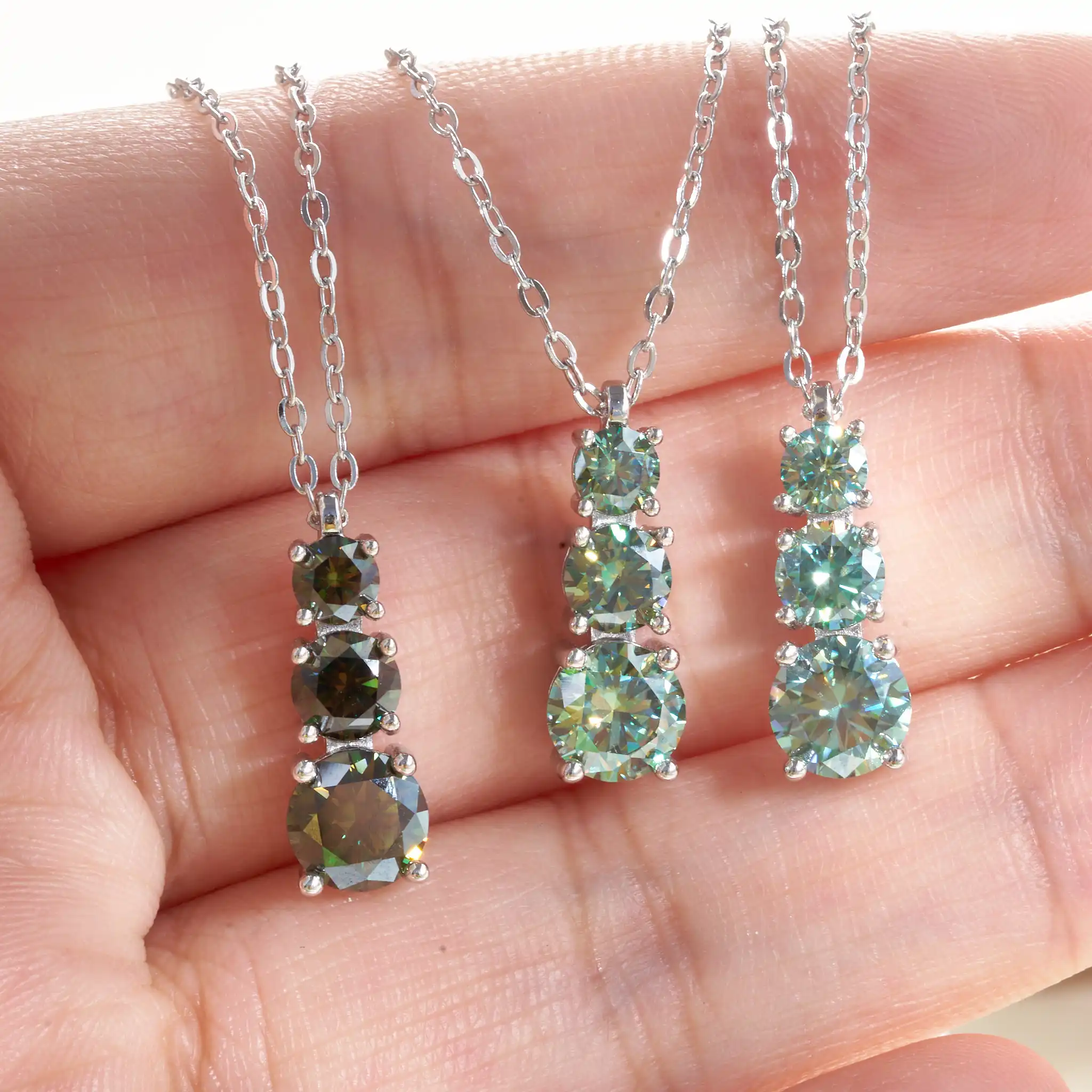 Neue Original 925 Silber Drei-Stein-Anhänger-Halskette Moissanit 1,8ct Damenschmuck Valentinstagsgeschenk Halsketten für Frauen – Detail 2