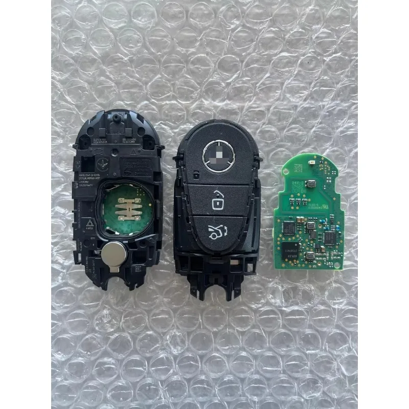 

Новая оригинальная плата смарт-ключа Mercedes-Benz S, кнопки, новая, с возможностью ремонта и переноса (купить/заменить)