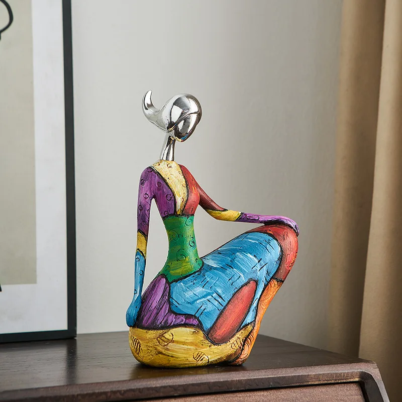 Oil Painting Women, Resin Crafts, Abstract High-End Living Room Wine Cabinet Decorations, Home TV Cabinet Ornaments