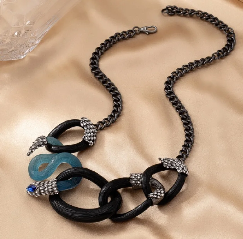 

Retro Original Design Zircon Snake Geo Resin Necklace for Women,Luxury Statement Jewelry Choker