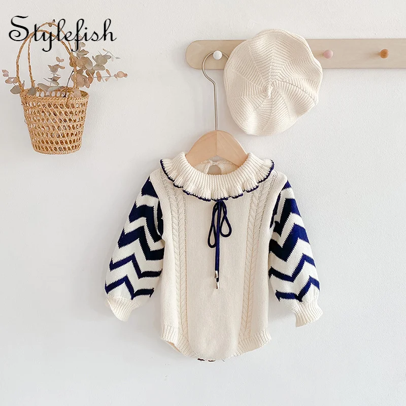 

2022 baby girl long sleeve clothes baby wavy needle clothing woolen jumpsuit fart-covered jacket triangle climbing clothes