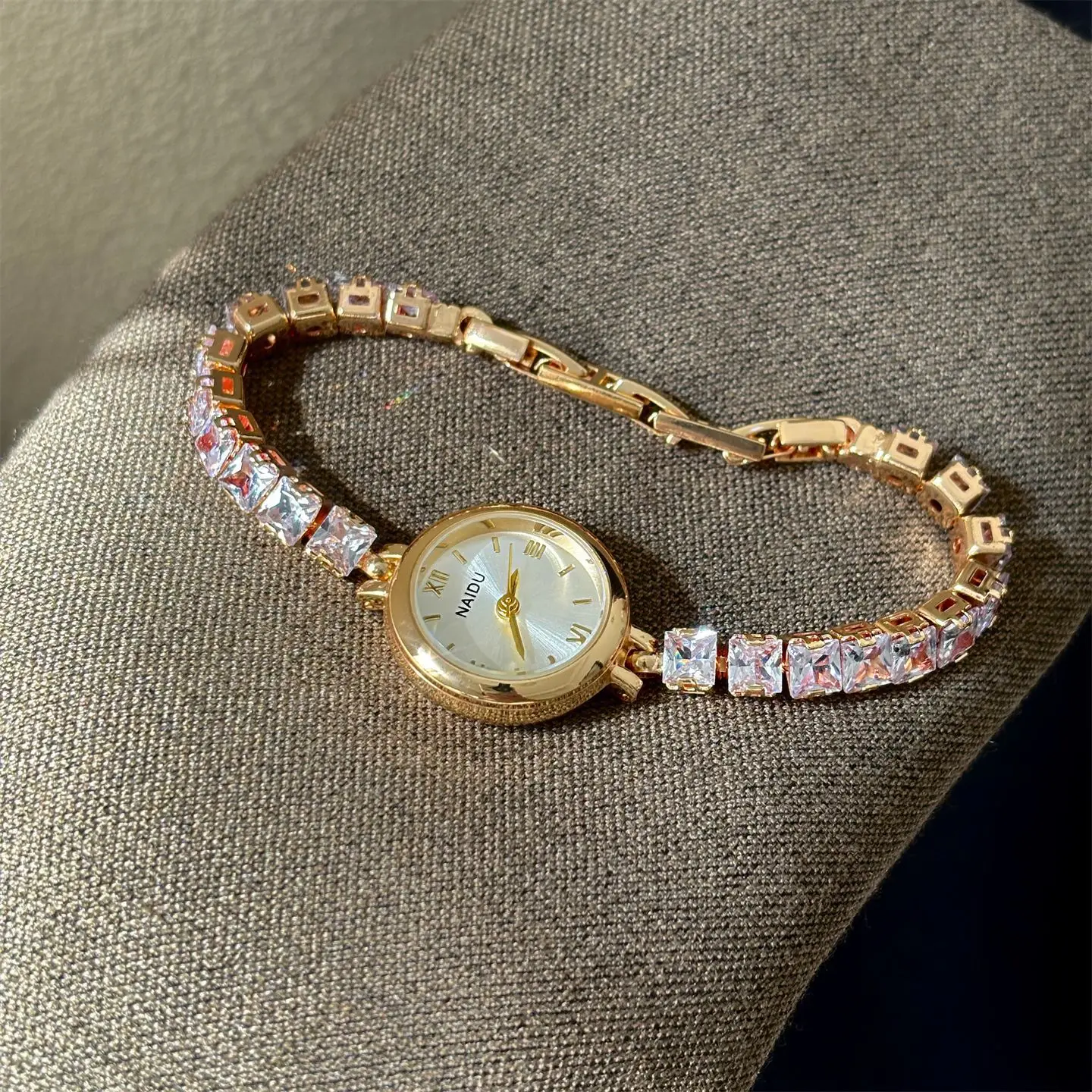 Novo relógio de pulseira incru - Luxury Watch Level avaliação e preço