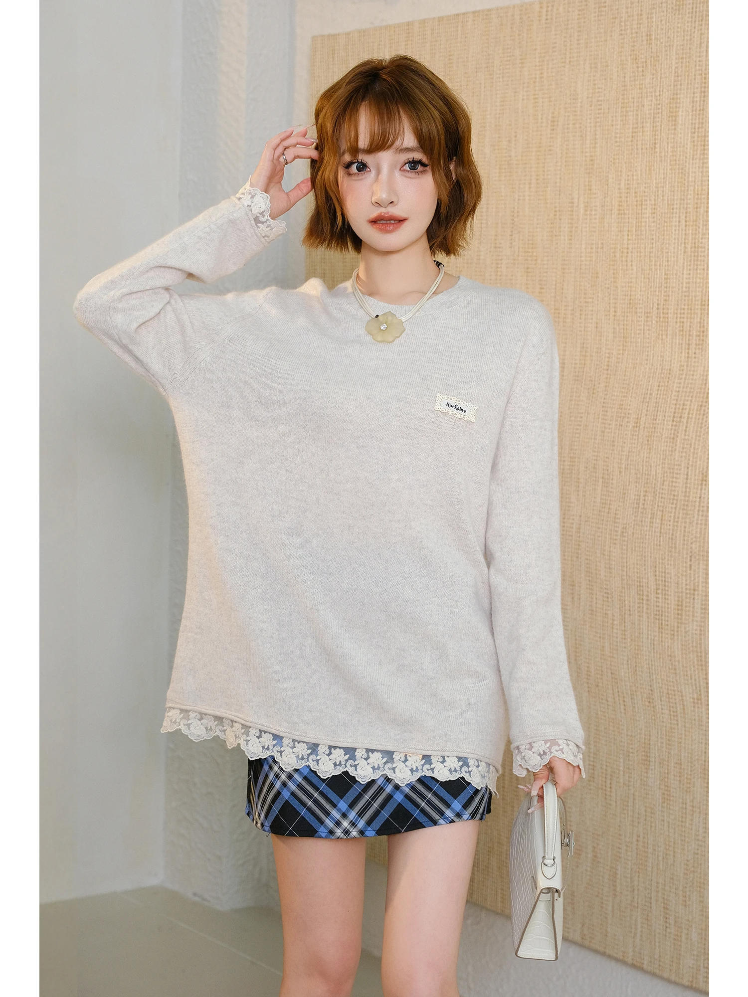 

MIUCO Soft Knitted Long Sve round Ne Lace Trim Base Layer Romantic Top Women's Faion Winter Collection Pure Color