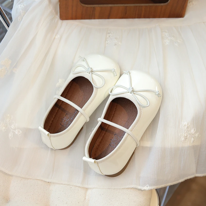 

Новые летние дышащие детские модельные туфли, детская обувь в стиле принцессы на нескользящей мягкой подошве с милым бантом, балетки для малышей