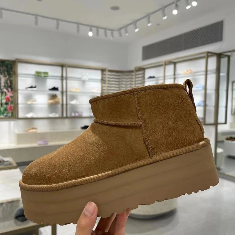 

2025 new wool integrated snow boots for women, height increasing thick soled and plush casual short boots, classic cotton shoes