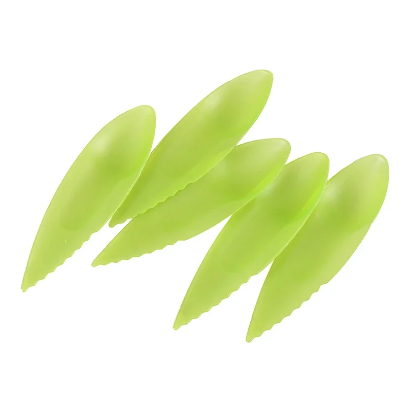5PCS Plastic Kiwi Spoon Kiwi Dig Scoop Vegetable Fruit Knife Slicer Peeler Cutter Kitchen Tools Peelers Scoop Cutter Candy Color