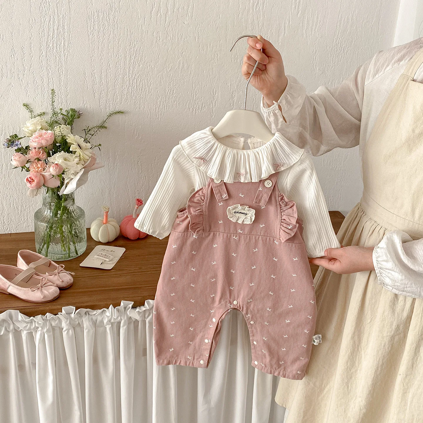 

Spring 2026 New Sle Baby Girl Rer Set with Strap Two-Piece Cotton Outfit Breathable Lightweight Comfortable for Infants