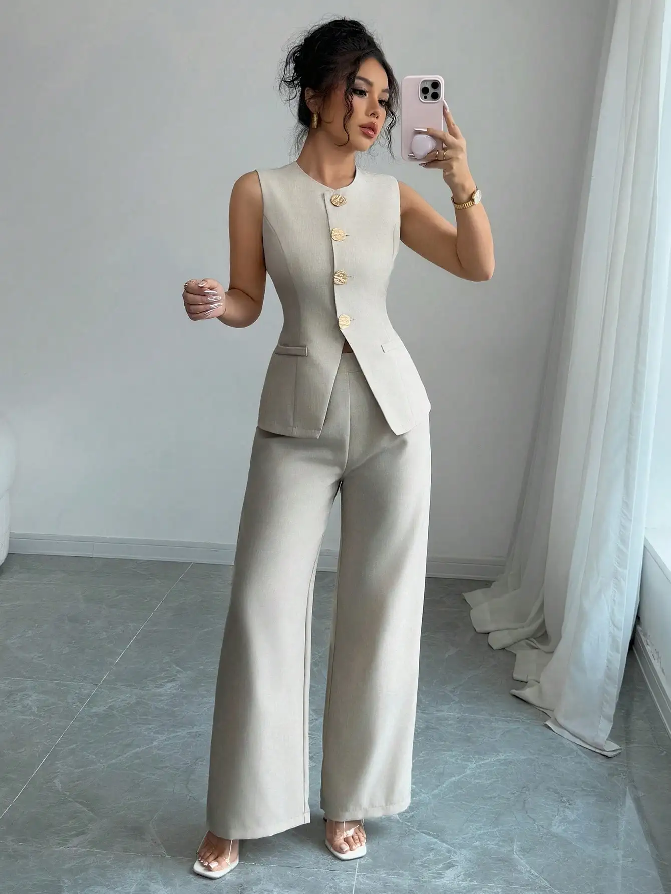 Conjunto Feminino Elegante de Colete Sem Mangas com Botões e Calças de Perna Larga para Escritório ou Uso Casual