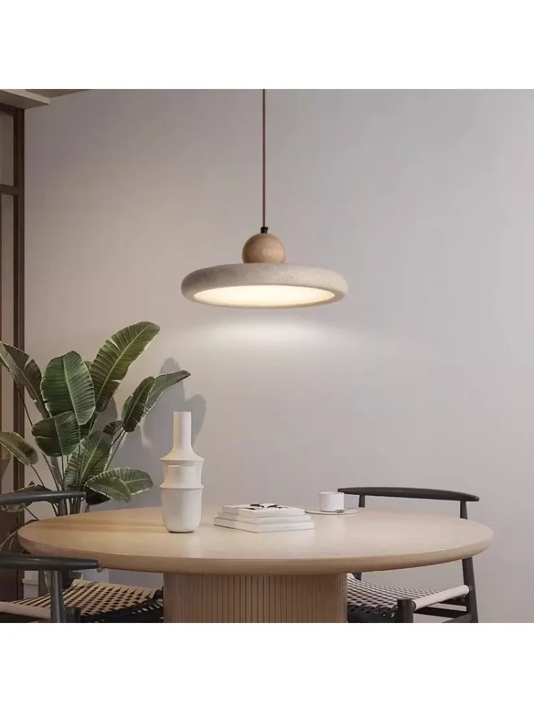 Lampa wisząca nad wyspę kuchenną z trawertynu, nordycka lampa nad stół do jadalni, lampa wisząca jedno-, dwu- lub trzyramienna, oprawa oświetleniowa nad bar. — 2