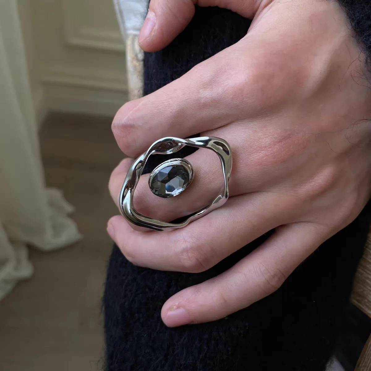 Exaggeration Irregular Twist Geometric Large Round Gem Open RingS for Women Fashion Accessories Charm Jewerly Aesthetic Rings