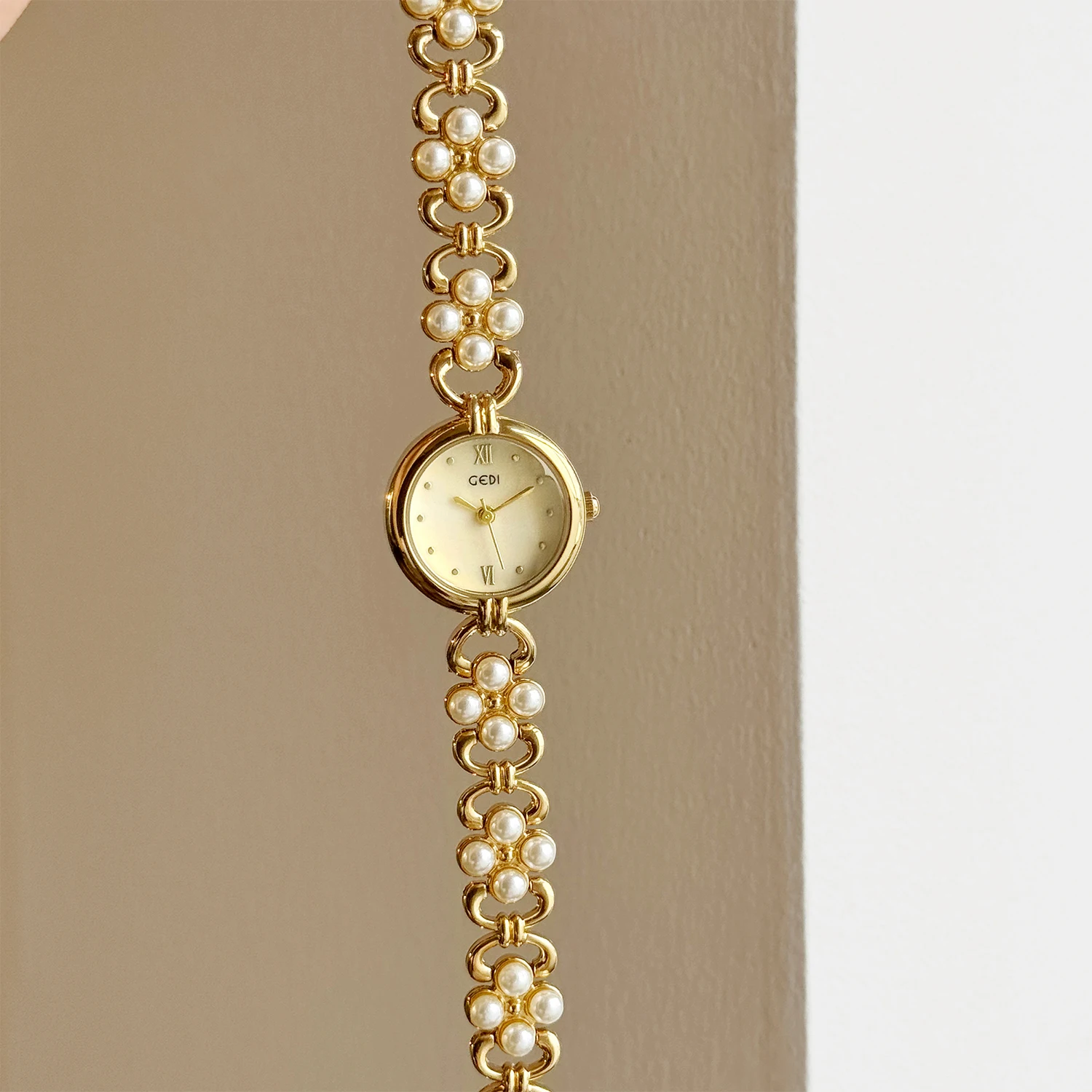 2025 NEW Fashion Luxury Brand Watches for Women Skeleton Pearl Bracelet-Style Quartz Ladies' Wristwatch Couple Gift