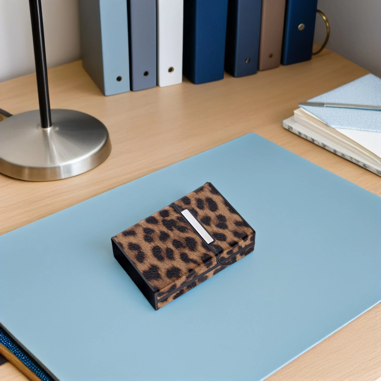 

Cigarette Box Protector Leopard Print Magnetic Buckle Storage Container For Men Sturdy Portable Cigarette