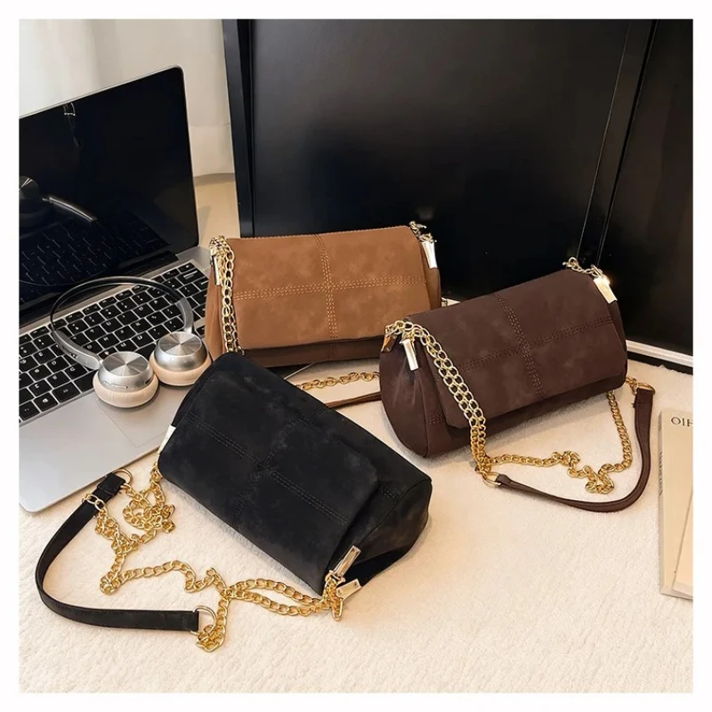 

Fashion Shoulder Bags for Women Large Capacity Crossbody Bags with Chain Retro Style Simple Design Texture Versatile Chain Bag