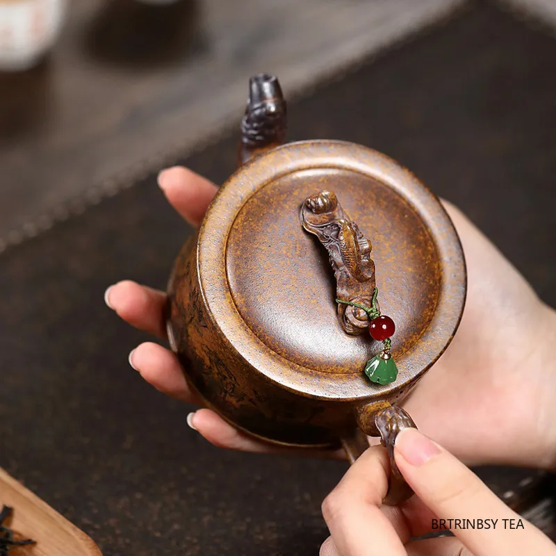 240 مللي تقليد ييشينغ الأرجواني الطين أباريق الشاي غلاية التجميل المنزلية اليدوية لوتس نمط براد شاي الصينية Zisha طقم شاي الشاي