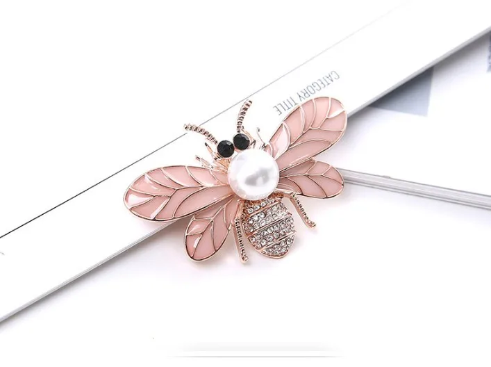 Retro Drip Oil Bee Brooch, Feminine, Versatile, Pearl, Insect, Chest Flower, Unique Design, Pin Accessories