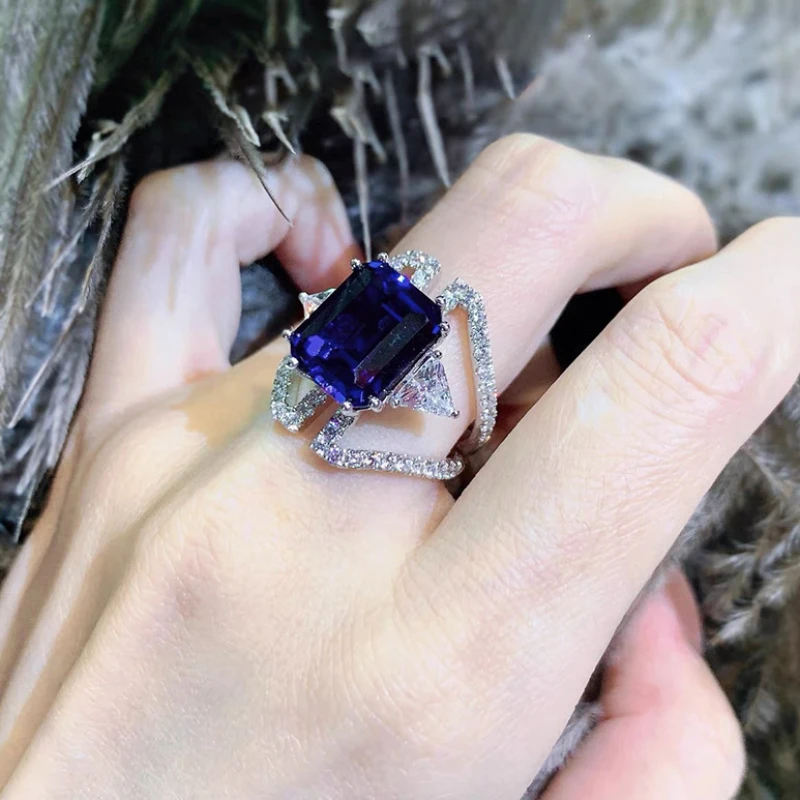 Unique High-quality and Square Blue Rings for Women Light Luxury Fashion Inlaid Diamond Sapphire Ring Banquet Jewelry
