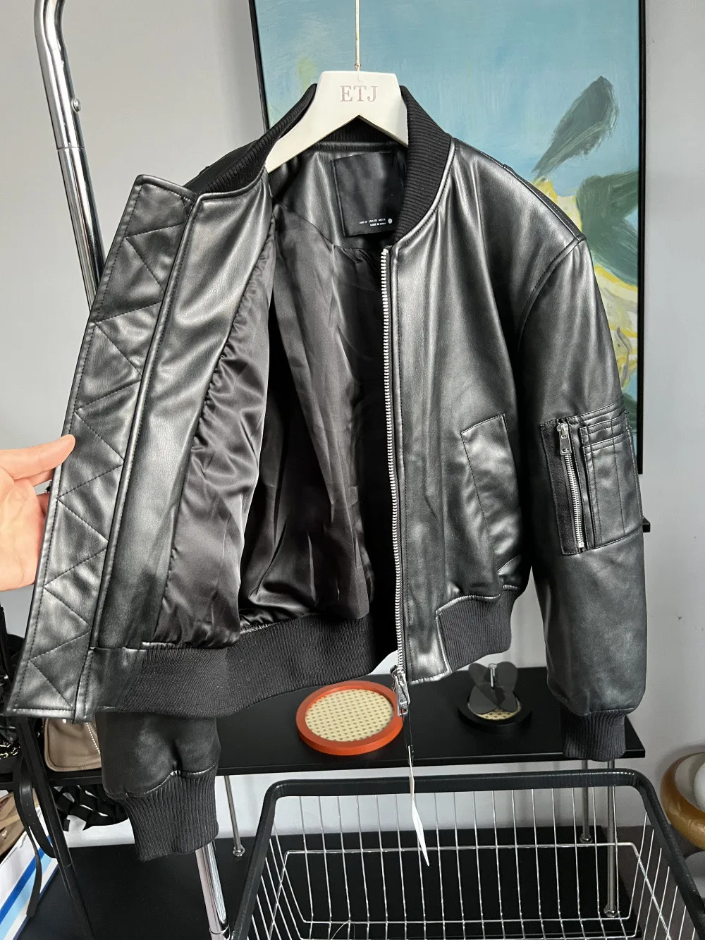 Short leather jacket for women New winter 2023 shoulder-padded sandwich leather baseball collar bomber jacket