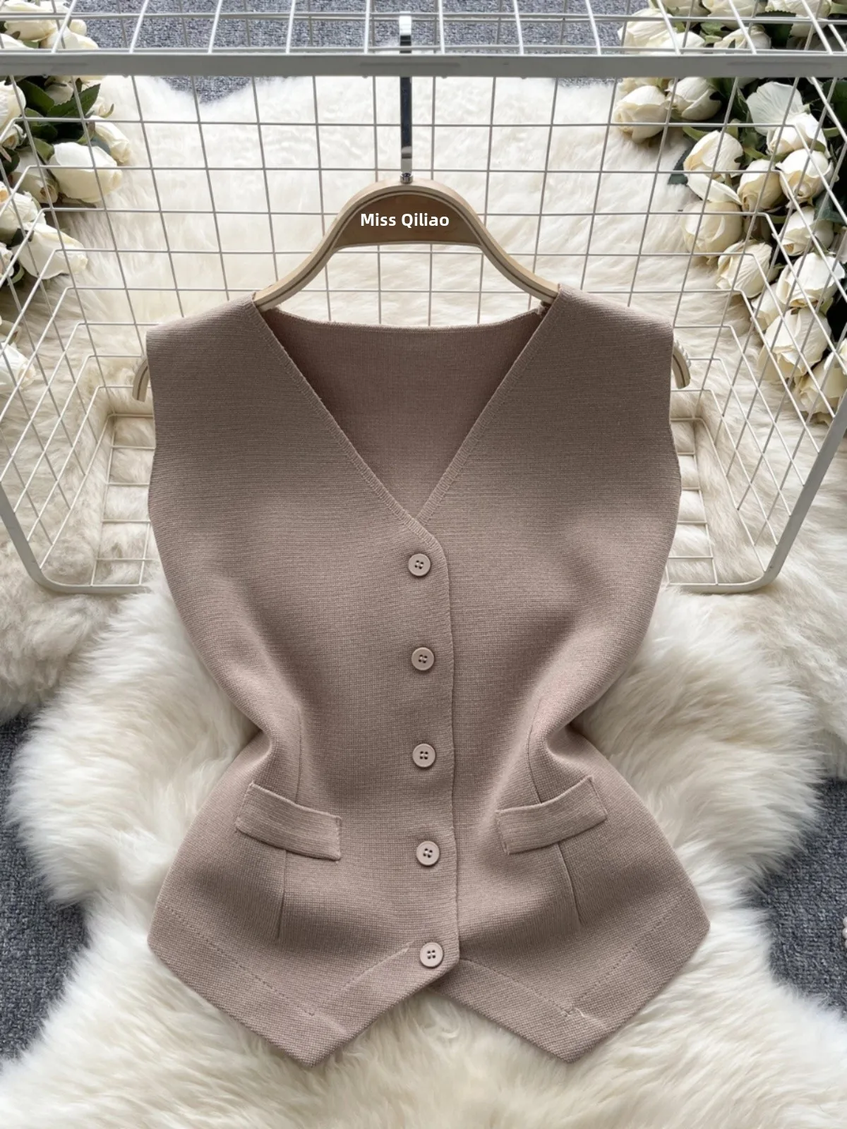 Svel-Weste-Oberteil für Damen, bezauberndes Lagen-Design, Ein-Knopfverschluss, trendige Oberbekleidung, ideal für den Pendelverkehr, reine Farbe