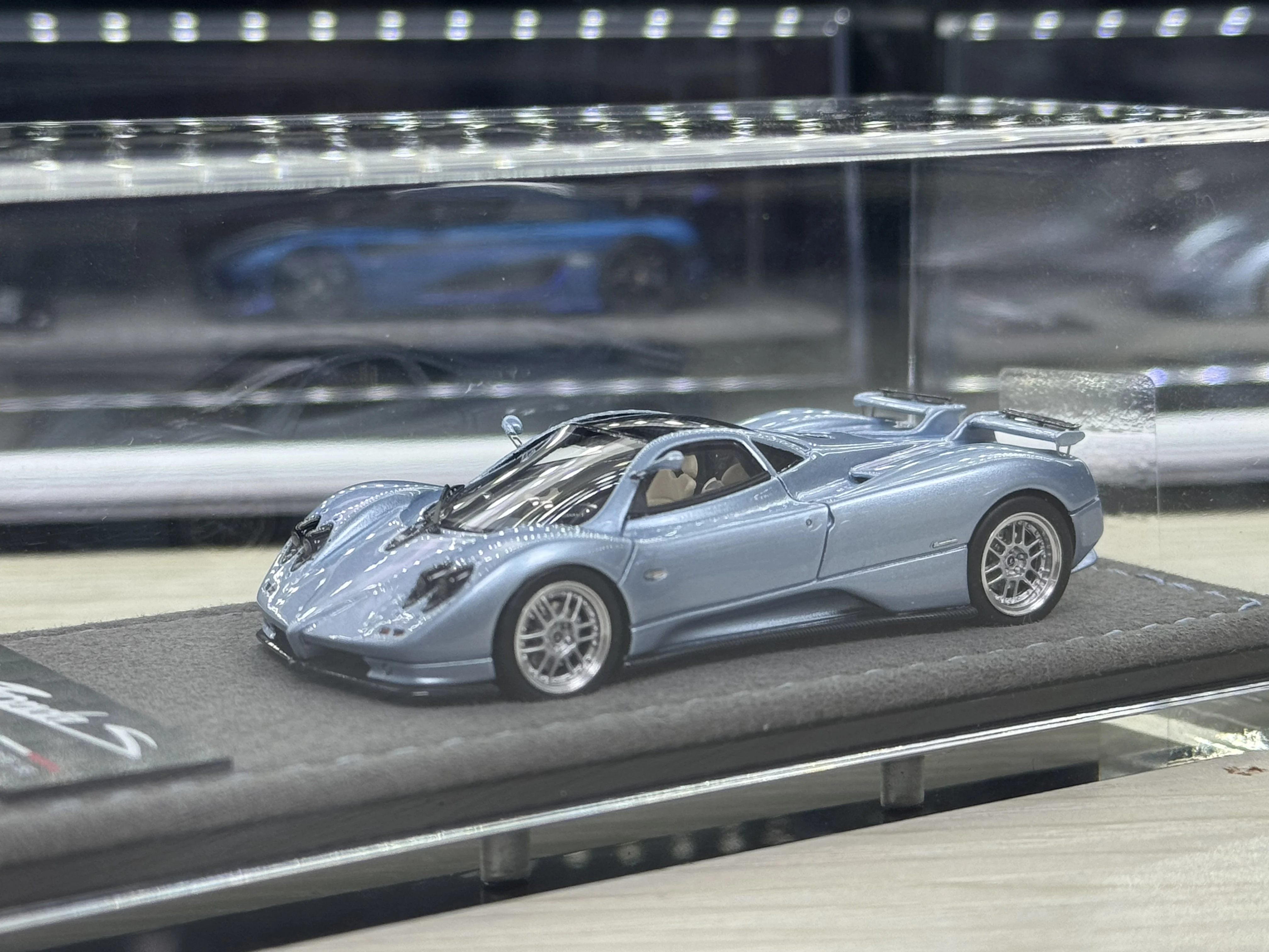 

1:64 Locarno Model Lm Pagani Zonda's C12 Custom Clear Water Blue Resin Car Model