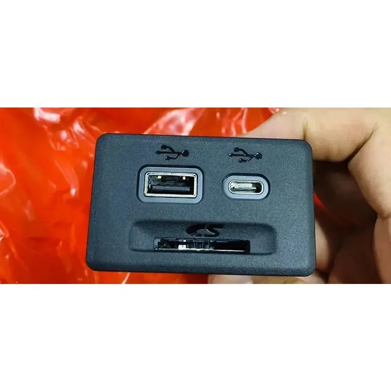 

35248089 Armrest USB Port for Cadillac CT6 XT5 XT4