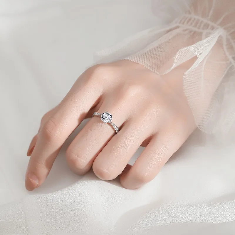 Women's Moissanite Solitaire D VVS Engagement Ring