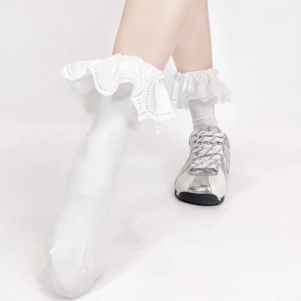 

Simple Ballet Style Ruffle Socks White Embroidered Mid Tube Women Hosiery Lace Cotton Short Sock Running