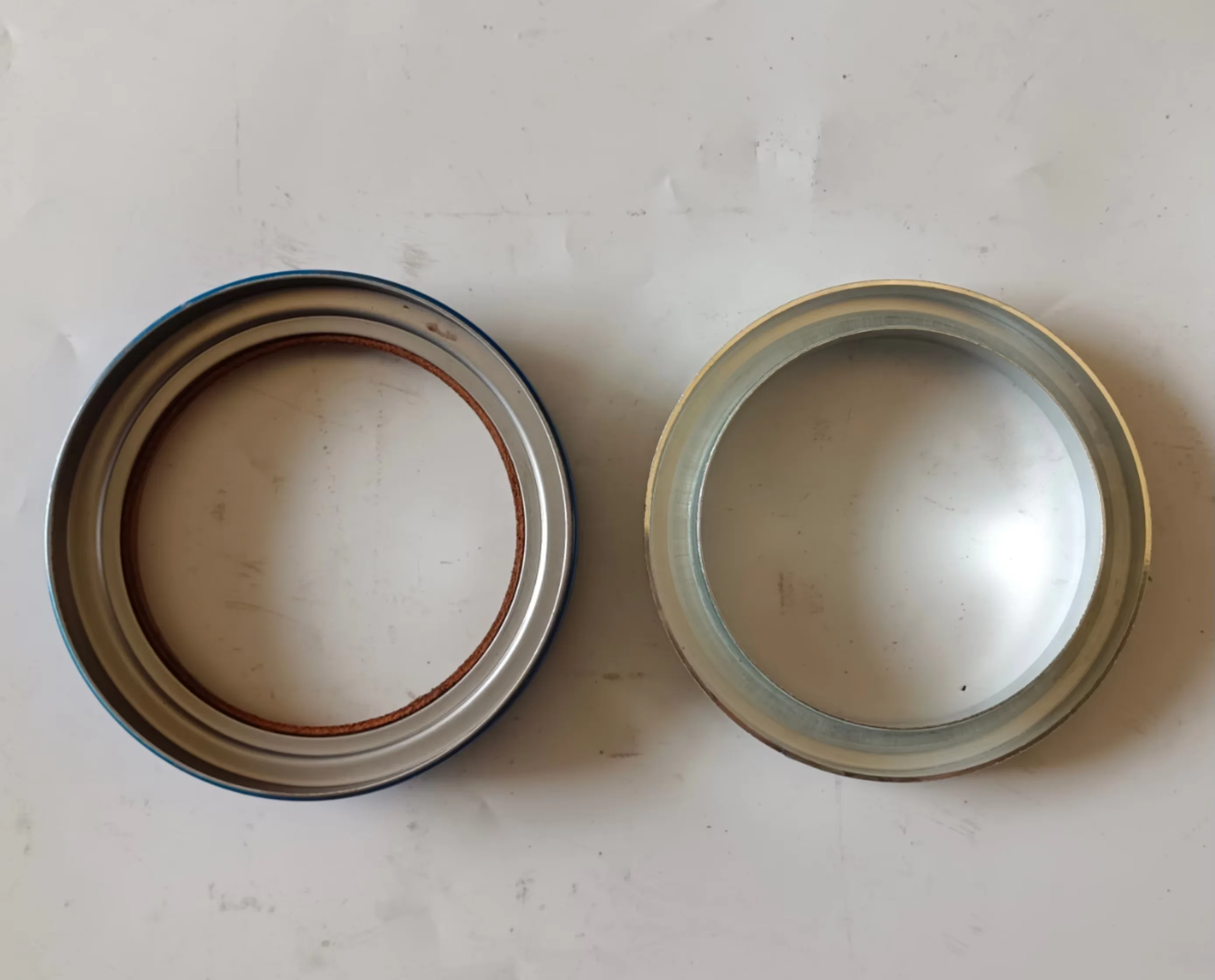 

Уплотнение вала Композитное сальник грузовика 392-9131 Комбинированное сальник ступицы