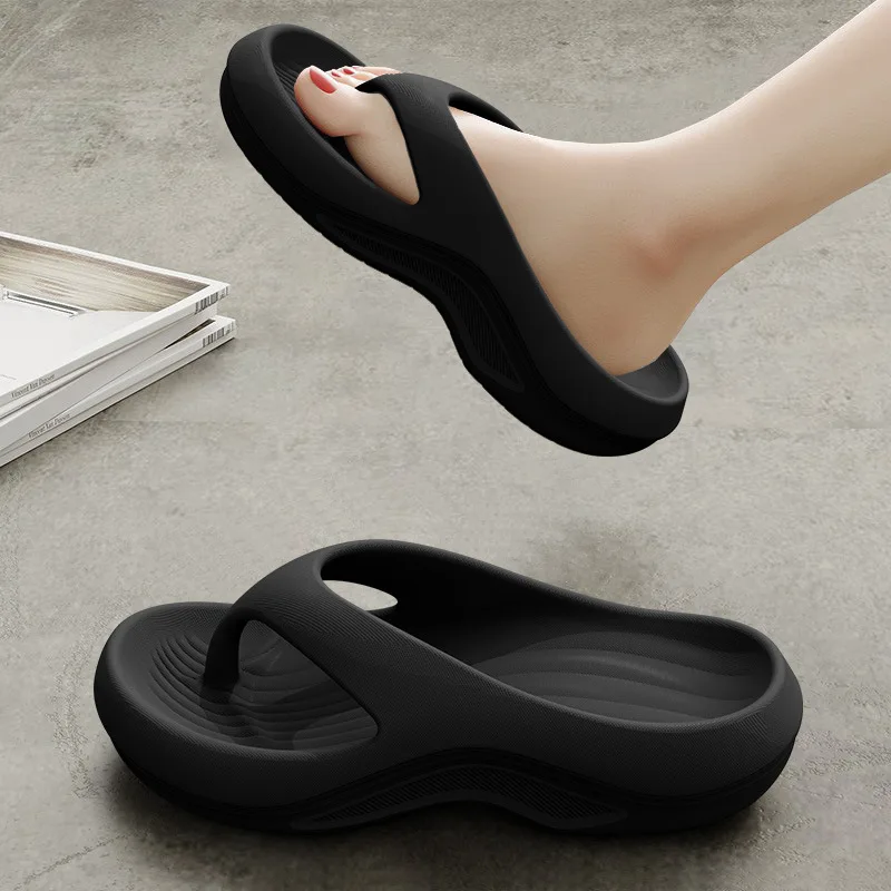 

2026 Casual Thick-soled Flip-flops for Men and Women in Summer Outdoor Wear Pinch Feet Fashionable Beach Cool Slippers