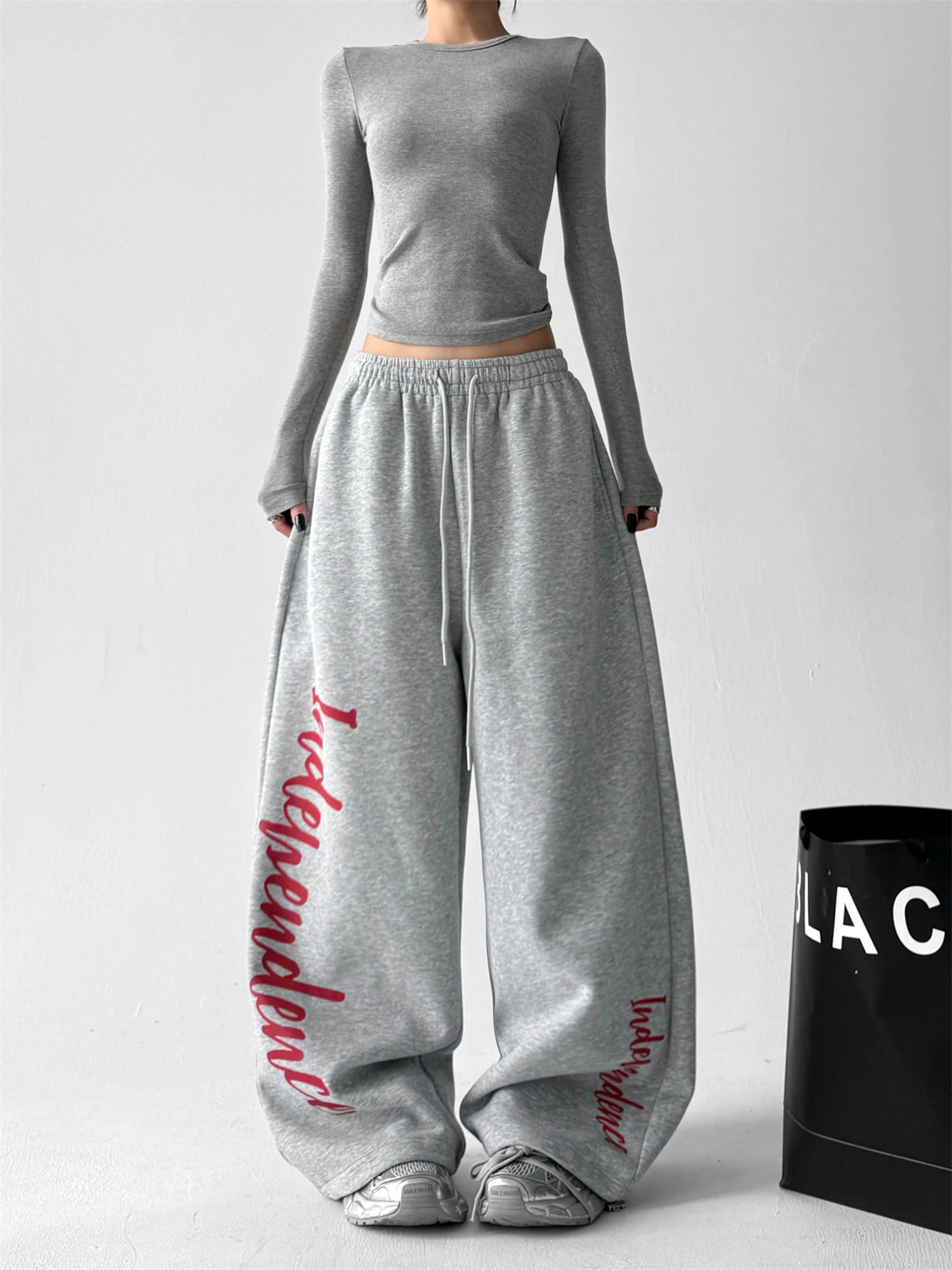 

Women's Oversized Wide Leg Sweatpants Script Print Elastic Drawstring Waist Y2K Streetwear Casual Lounge Pants