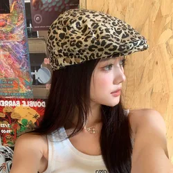 New Retro Leopard Print Beret Spring and Summer Male and Female Literary Painter Hat Casual Sunshade Short Brim Forward Cap