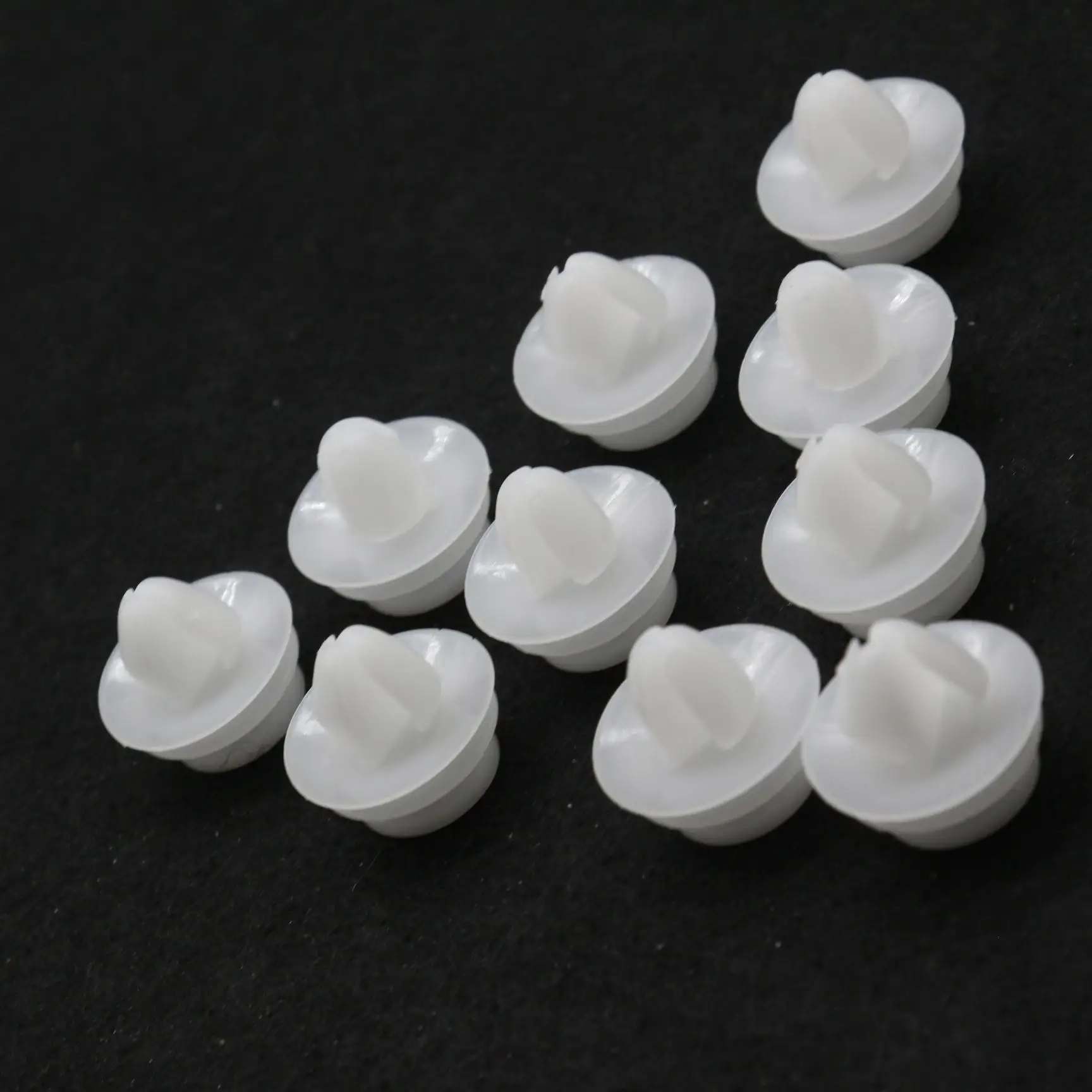 

10 Pcs Rocker Panel Wheel Opening Molding Retainer Clips With Sealer For Land Rover Discovery Sport Evoque White Nylon Fastener