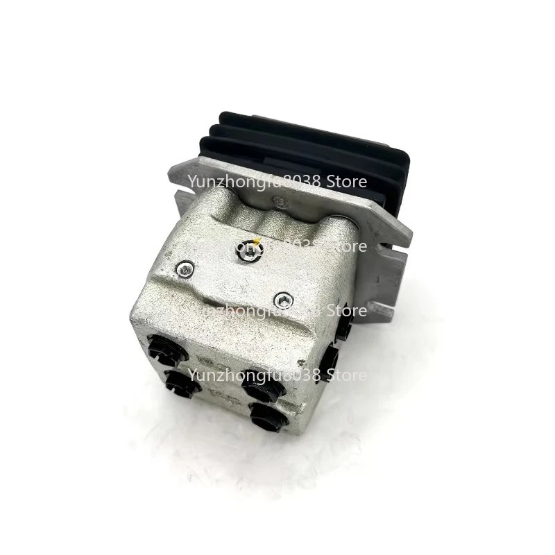 302.7D 302.4D 302.2D 301.7D Excavator Pilot Valve Foot Valve 3769701 376-9701