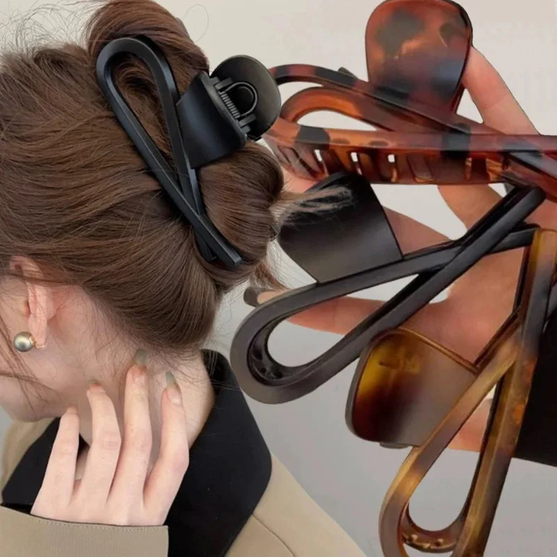 

Simple Large Crab Hair Claw Clips Women Girls Matte Tortoiseshell Bow Ponytail Hair Clamps Barrettes Hairpins Hair Accessories