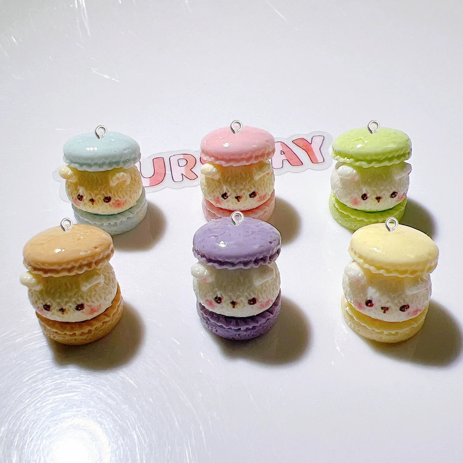 10 Uds. De bonitos dijes de resina de macarrones de oso para niñas, joyería DIY, accesorios de juguetes de comida, pendientes Kawaii, collar, llavero, fabricación de colgantes