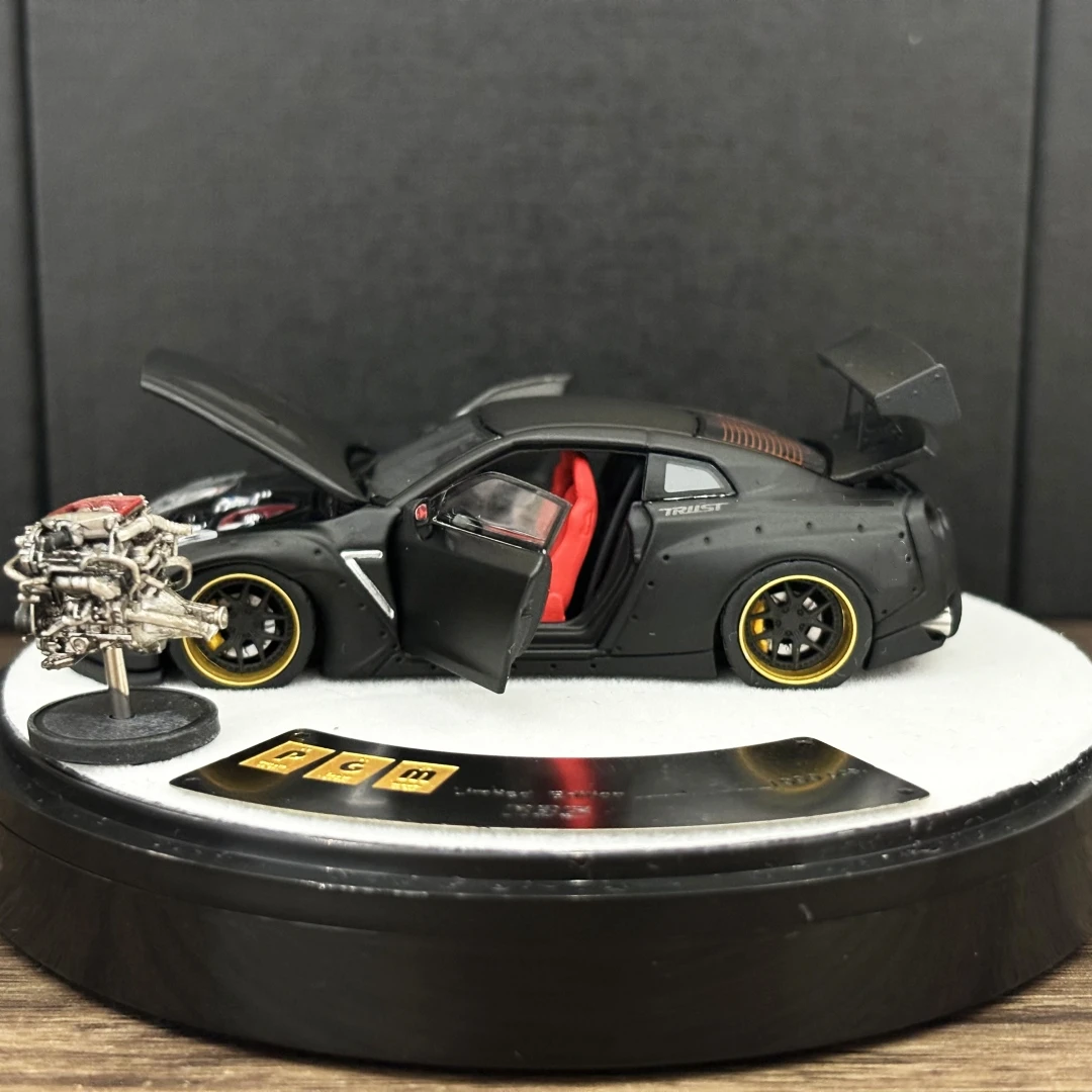 PGM 1/64 R35 Colore nero pressofuso modello di auto completamente aperto Stocks nel 2025