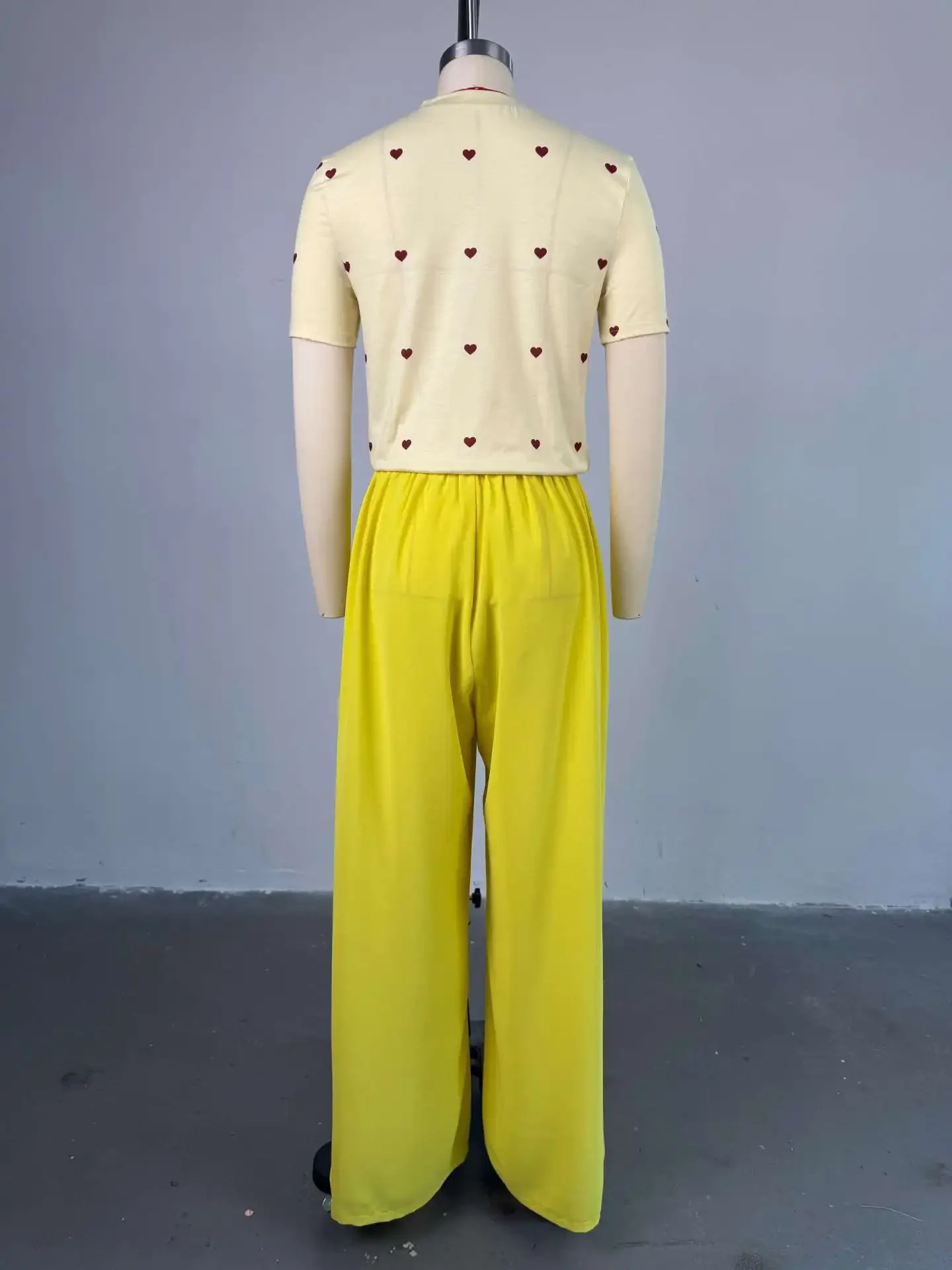 طقم سراويل نسائية صيفية جديدة موديل 2025 مكونة من قطعتين ورقبة دائرية وأكمام قصيرة وواسعة الساق #6