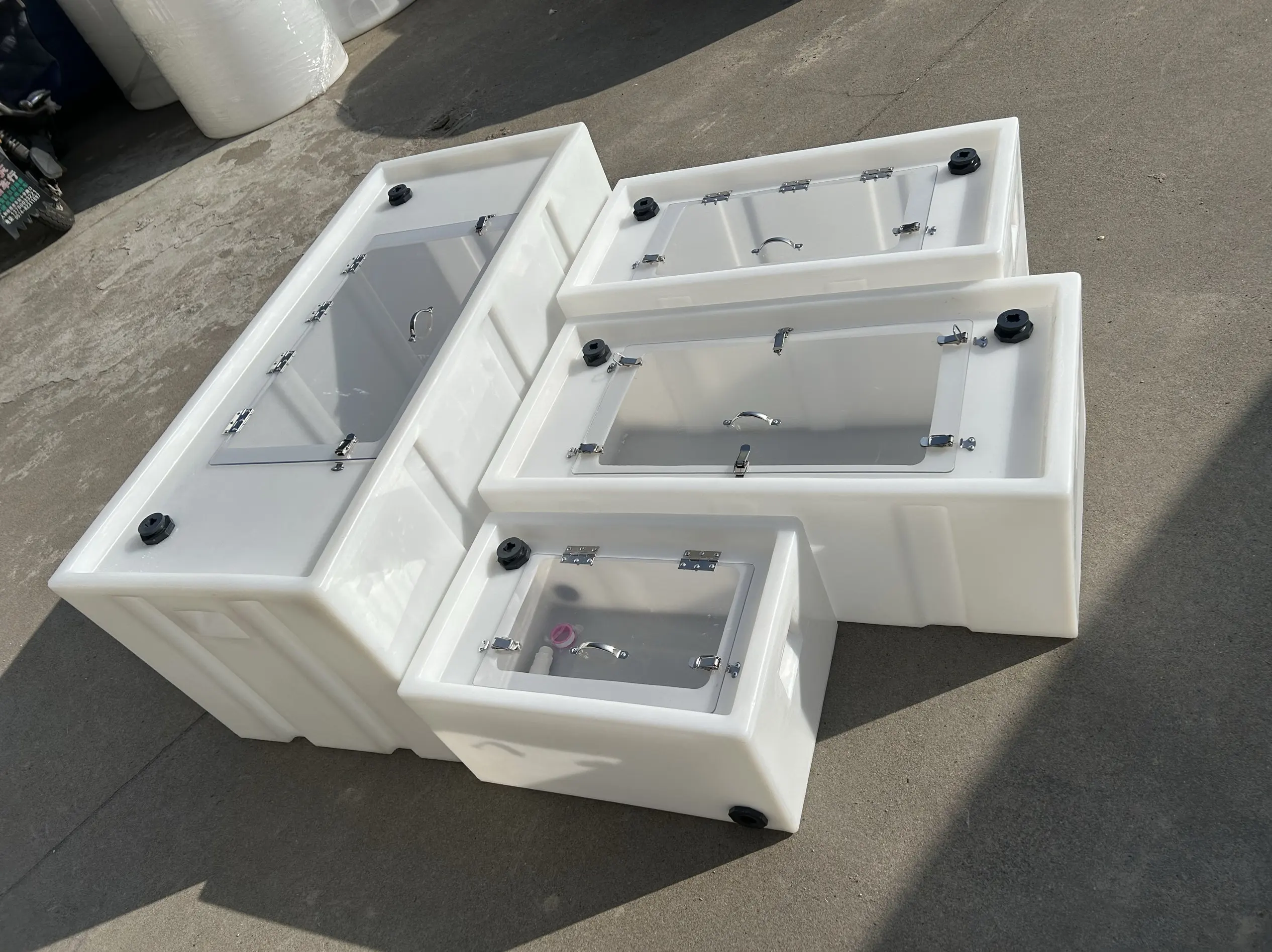 Anti-overflow water tank trolley trunk 130L240L horizontal clamshell fish hatching fish box