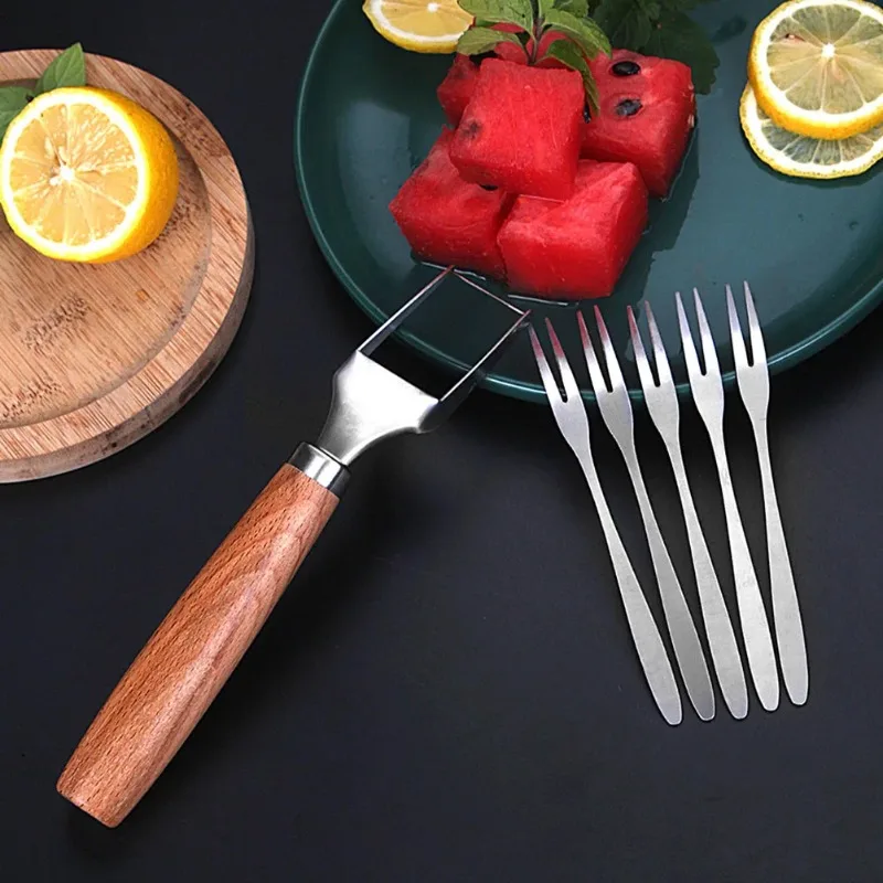 Watermelon Cutter Stainless Steel Blade Wooden Handle Multifunctional Fruit Slicer Kitchen Utensil For Home Melon Cube Cutting