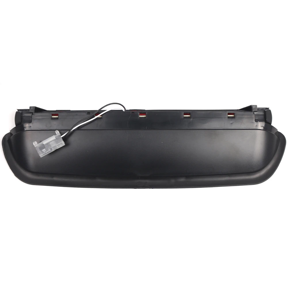 ضوء الفرامل الخلفية E90 E92 ضوء خلفي مادة الكمبيوتر تصميم مقاوم للاهتراء مادة ABS لون أسود أحمر سهل التركيب