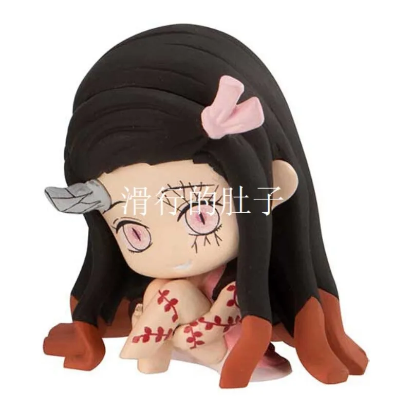 Demon Slayer Gashapon Giyuutarou Daki Q-versione Postura seduta Design Squisito ornamento Action Figure Collection Modello giocattolo