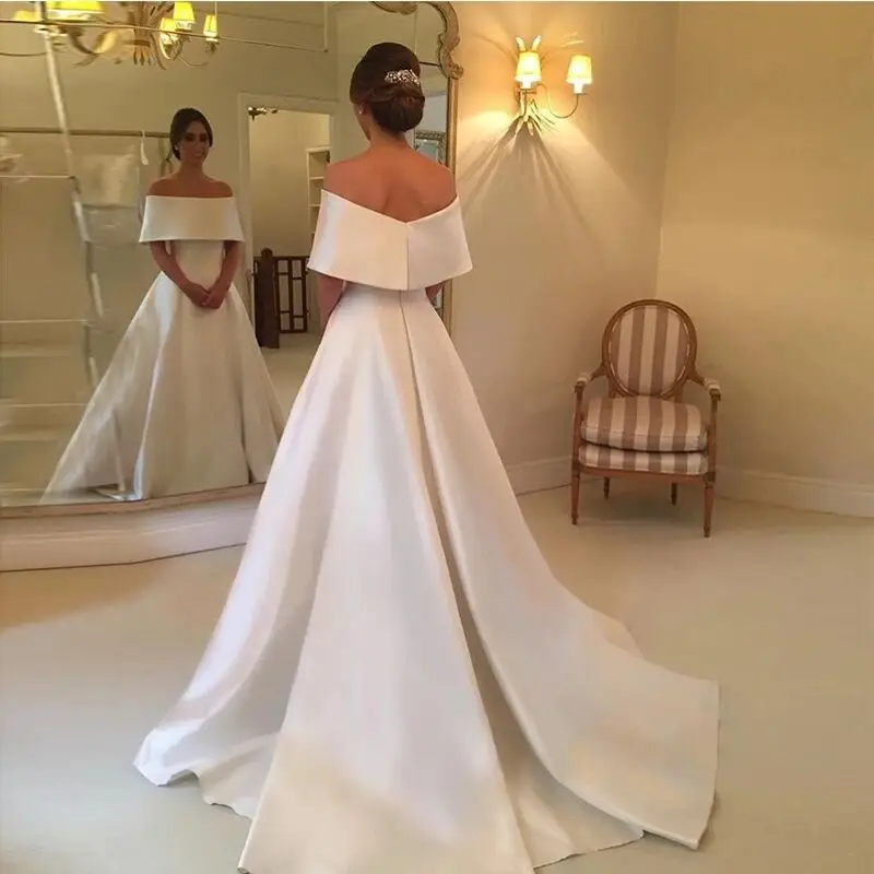 

ANGELSBRIDEP Simple Satin Wedding Dresses Ball Gown Boat Neck Floor length Bridal Gowns Zipper Plus Size
