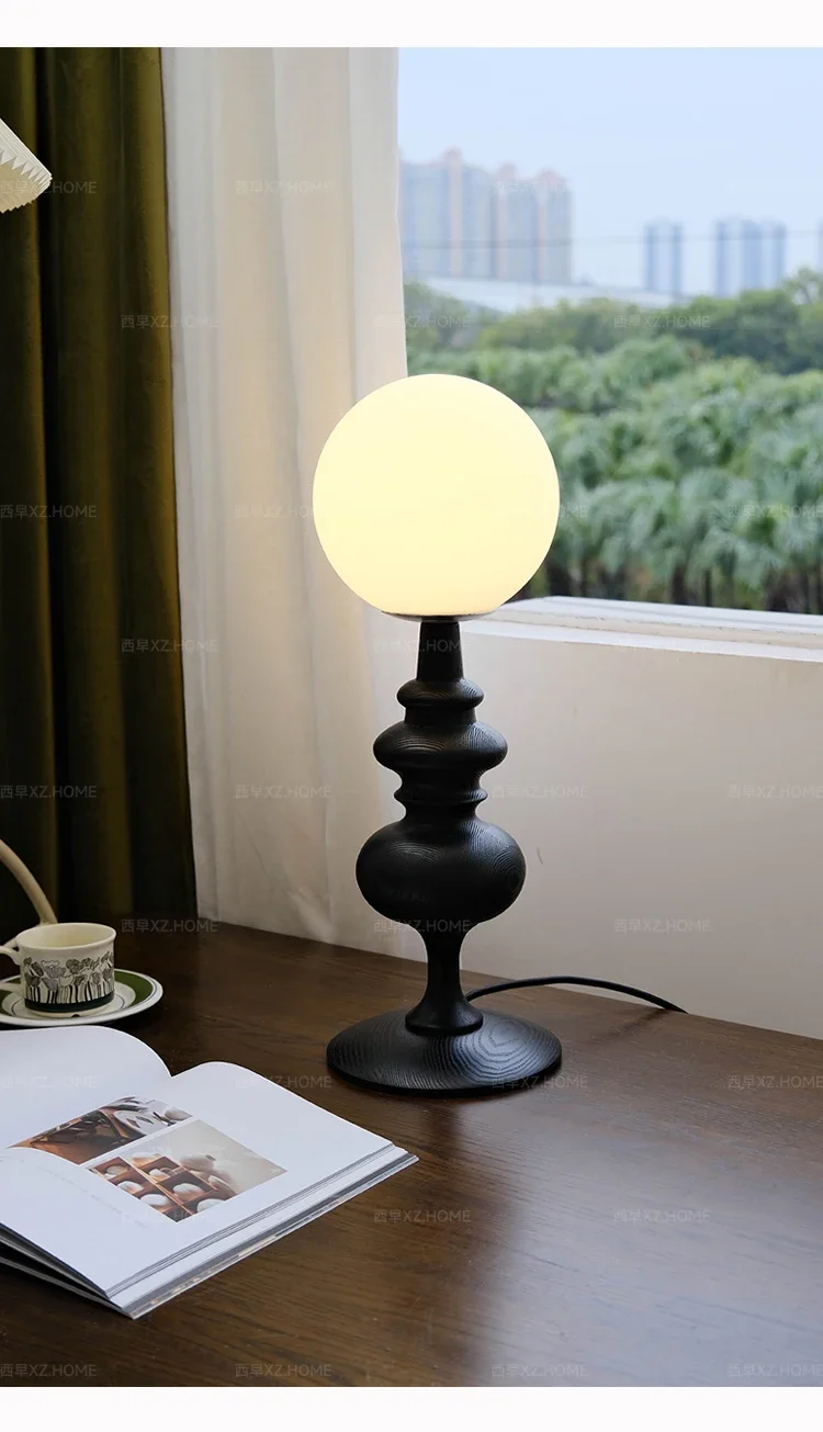 

Western early medieval silent wind ash wood atmosphere lamp American French retro new Chinese bedroom bedside lamp