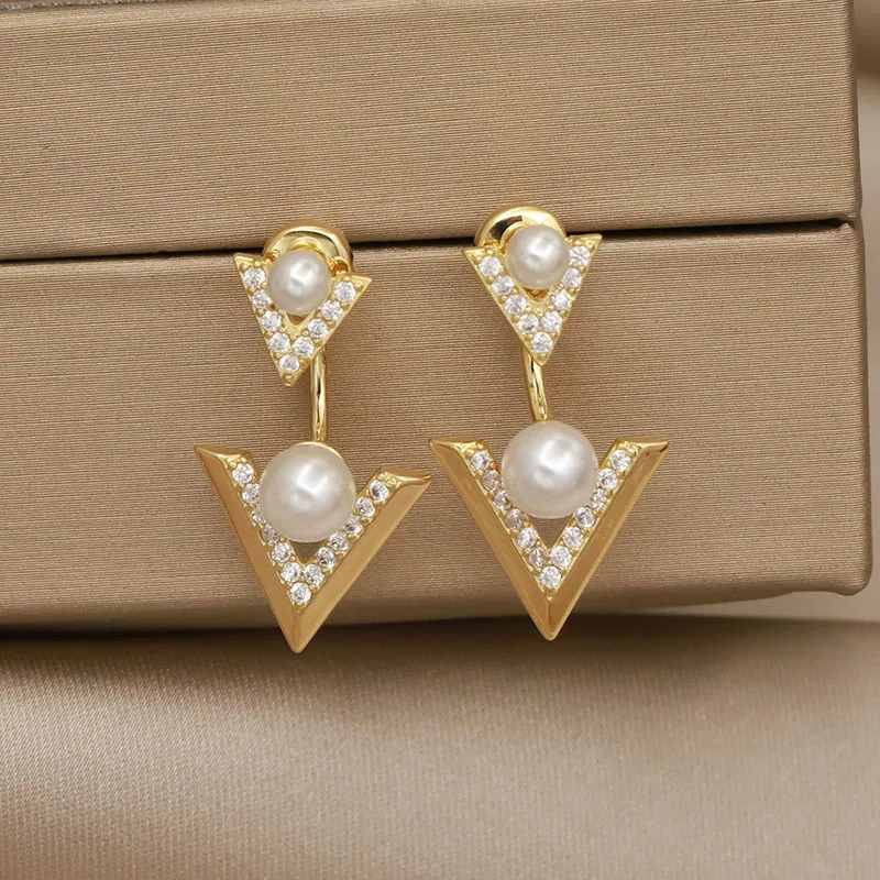 Korean Style Ins Hot Sale Socialite Fashion Light Luxury High-end Feeling Letter V Pearl Earrings for Women Jewelry