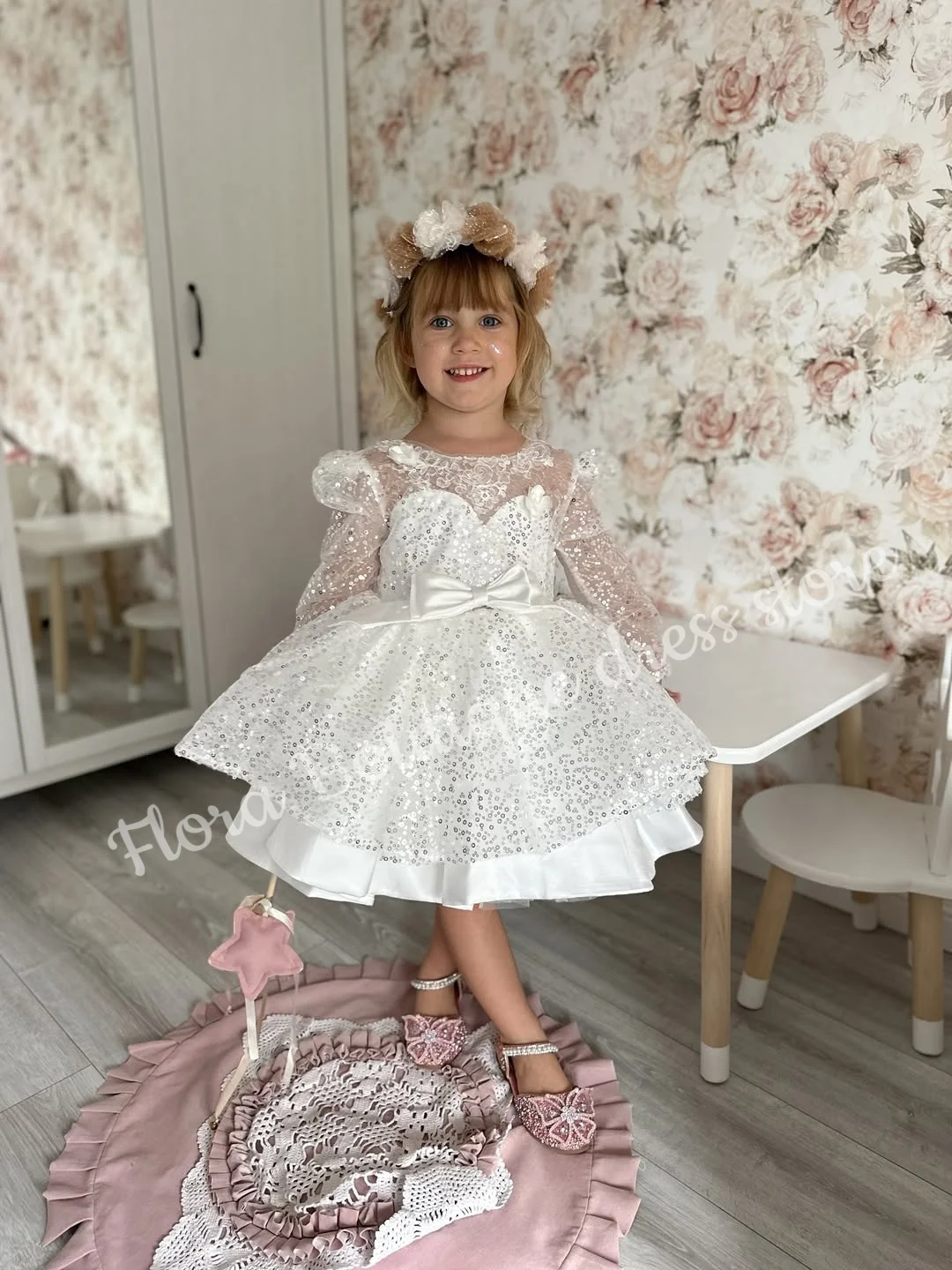 Personalizado mangas compridas elegante inchado lantejoulas fofo vestido da menina de flor para cerimônias de casamento recepções formais desempenho de dança