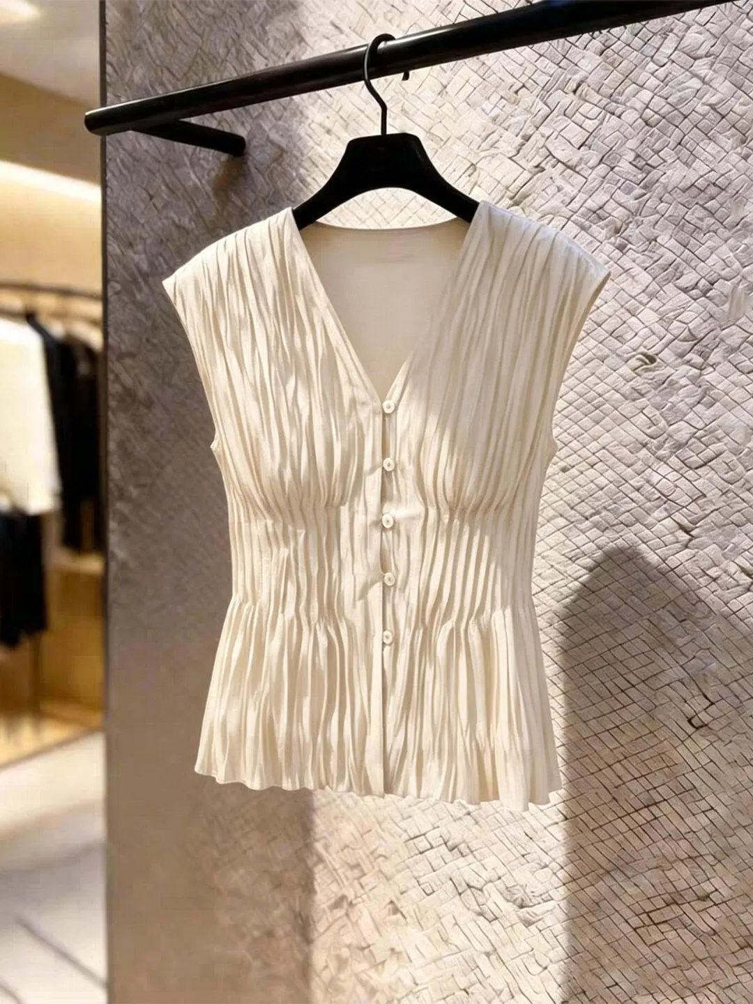 Elegant V-neck Sleeveless Vest Tummy Control Pleated Design Breathable Summer New Fashion Korean Style Women's Top