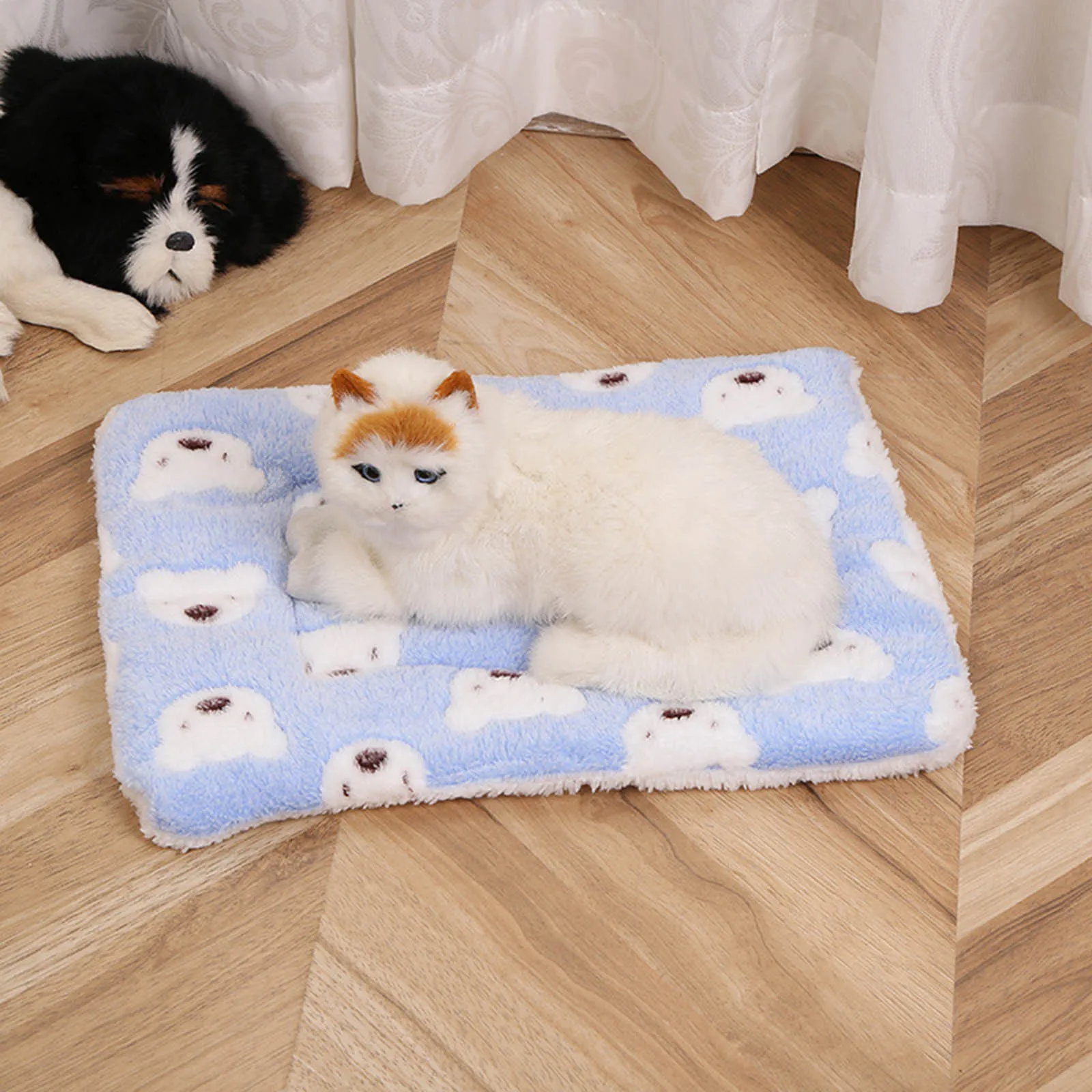 Ladybugs Live Pet Mat Autumn And Winter Thickened Pet Bed Comfortable Cat And Dog Sleeping Pad Pet Call Resin